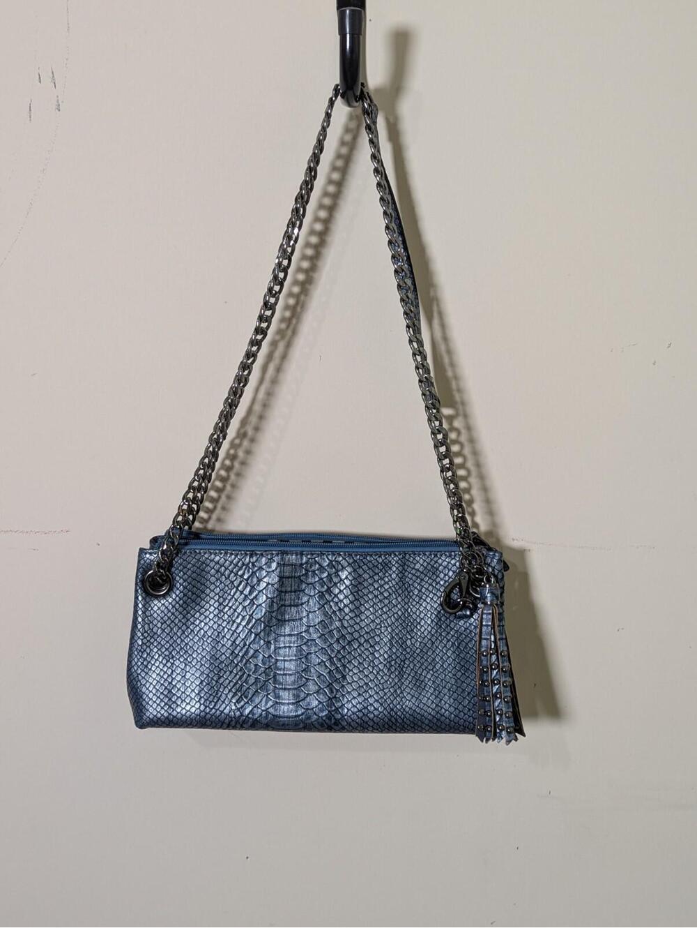 La Diva Teal Faux Lizard Metal Strap Purse 11x6x2 Medium Size Looks Brand New